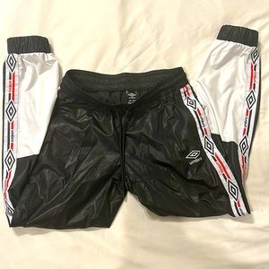 Umbro wind pants